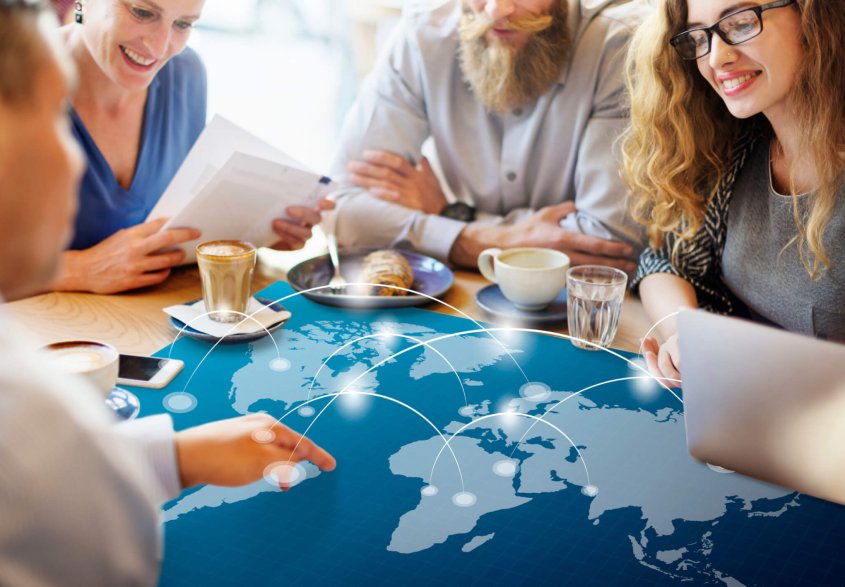 group-people-are-having-meeting Gruppo di persone